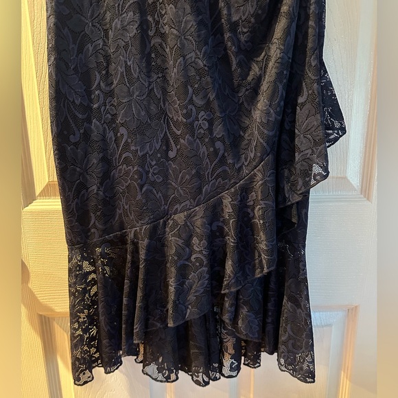 🎉3xHP🎉 🆕 Miusol Ruffle Trim Lace Cocktail Dress - Navy Blue - Size L (8/10) - Picture 14 of 15